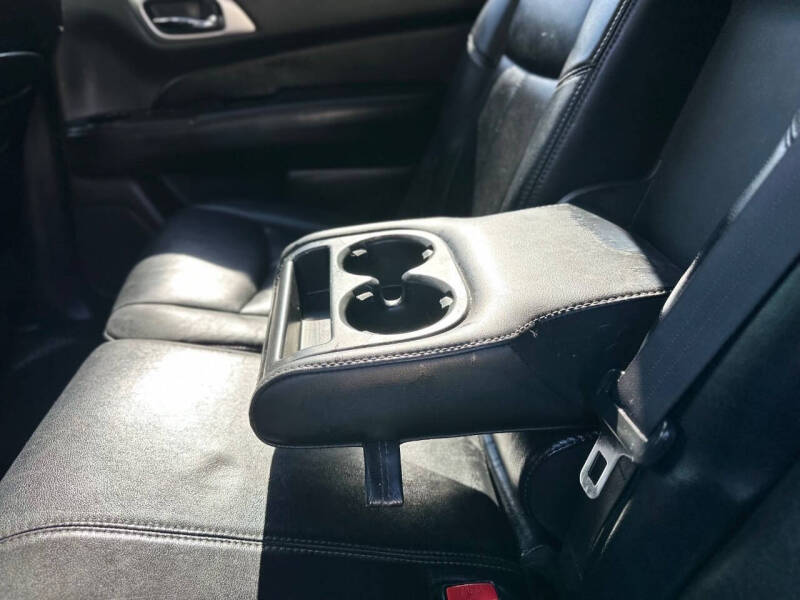 2013 Nissan Pathfinder Platinum