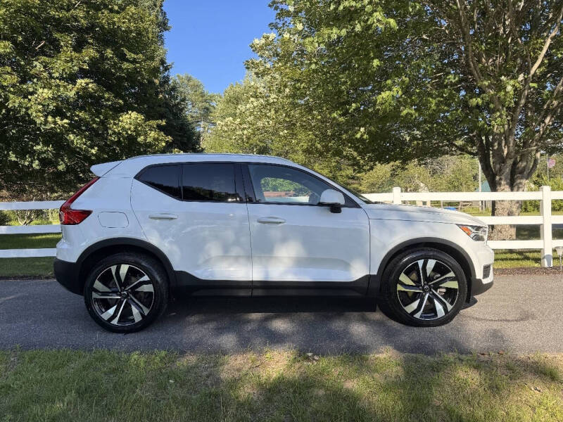 2020 Volvo XC40 T5 Momentum