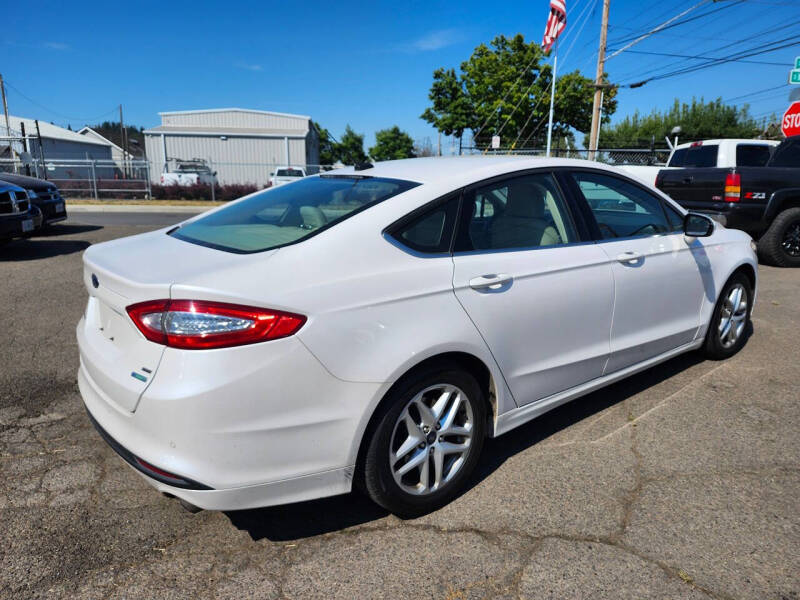 2016 Ford Fusion SE