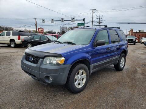 2005 Ford Escape for sale at Johnny's Motor Cars in Toledo OH