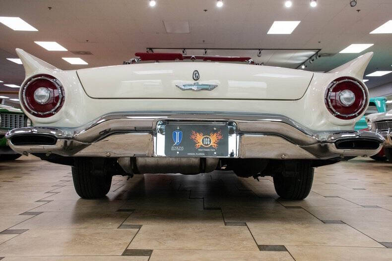 1957 Ford Thunderbird