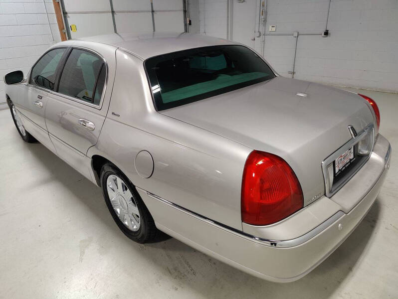 2004 Lincoln Town Car Ultimate