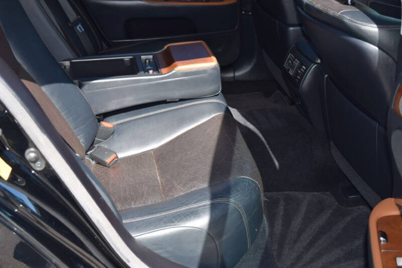 2012 Lexus LS Base photo 18