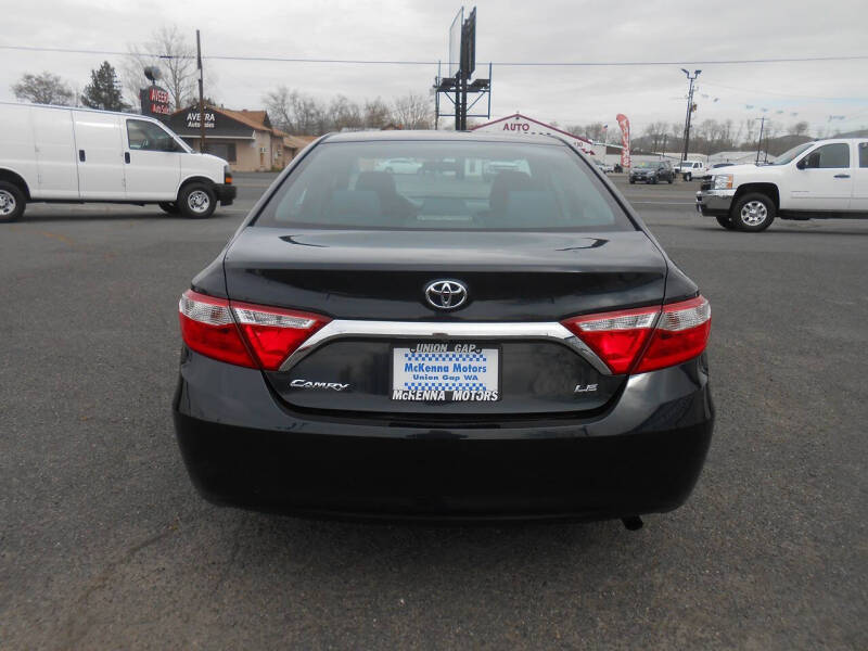 2017 Toyota Camry LE
