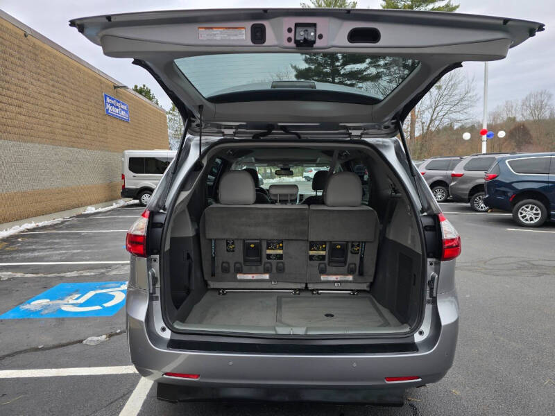2018 Toyota Sienna XLE 8-Passenger