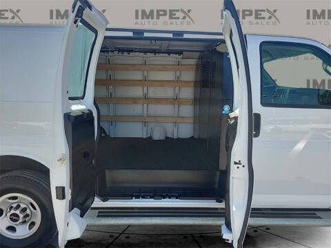 2023 GMC Savana 2500