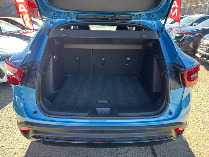 2025 Chevrolet Trax RS