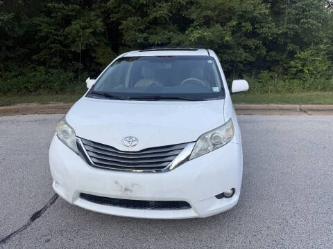 2012 Toyota Sienna XLE 8-Passenger