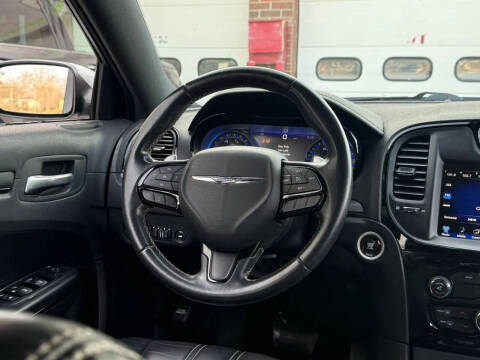 2016 Chrysler 300