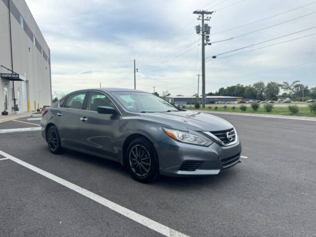 2018 Nissan Altima for sale at Ryan Motor Sales in Bowling Green, KY