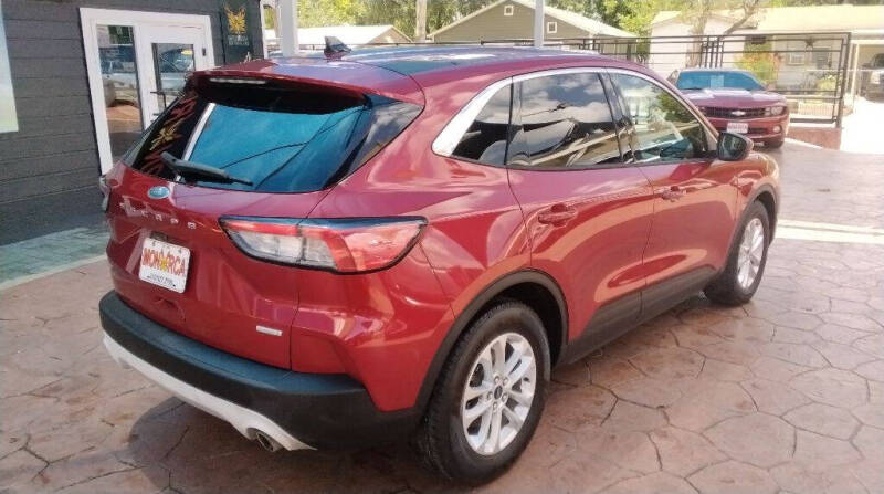 2020 Ford Escape SE