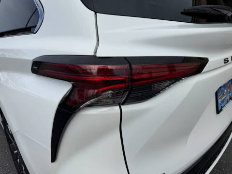 2024 Toyota Sienna XSE 7-Passenger