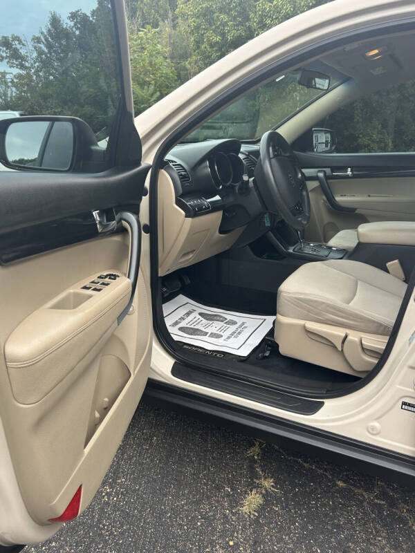 2011 Kia Sorento LX