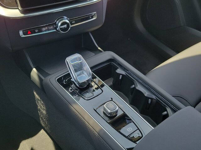 2026 Volvo XC90 B5 Plus 7P