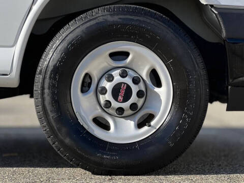 2023 GMC Savana 2500