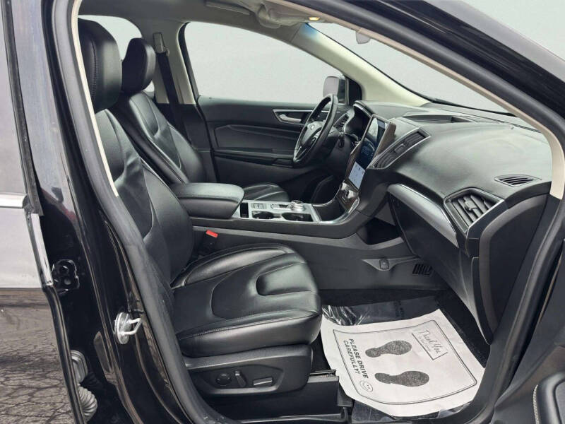 2021 Ford Edge Titanium