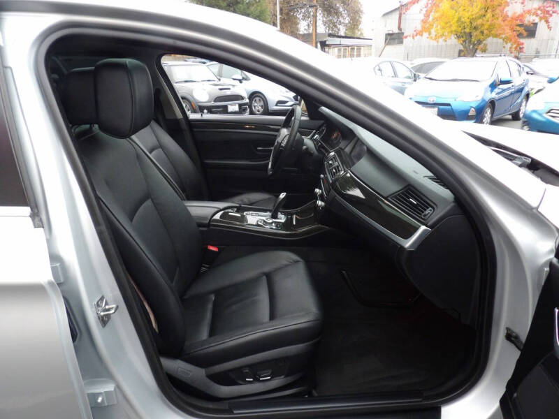 2012 BMW 5 Series 528i