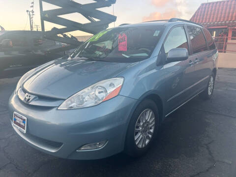 2008 Toyota Sienna XLE