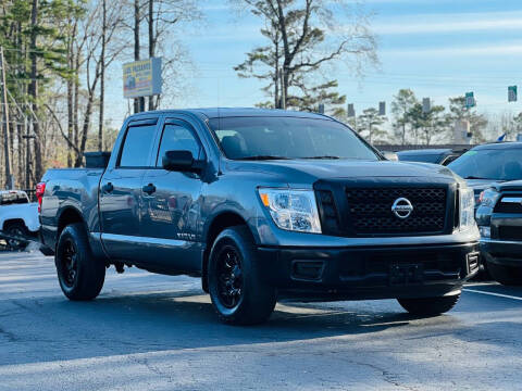 2017 Nissan Titan SV
