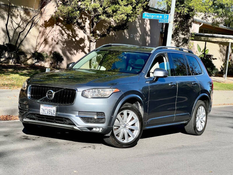 2016 Volvo XC90 T6 Momentum