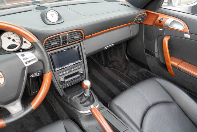 2008 Porsche 911 26