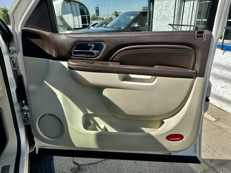 2012 Cadillac Escalade Platinum Edition