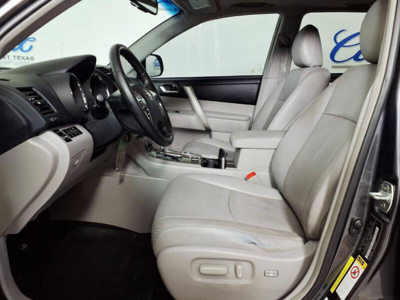 2013 Toyota Highlander SE