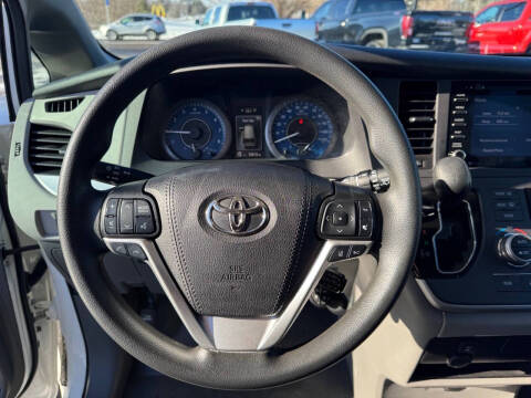 2020 Toyota Sienna LE 7-Passenger