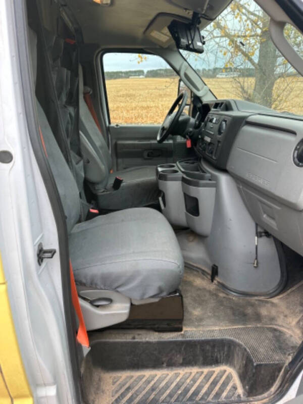 2017 Ford E-Series E-450 SD