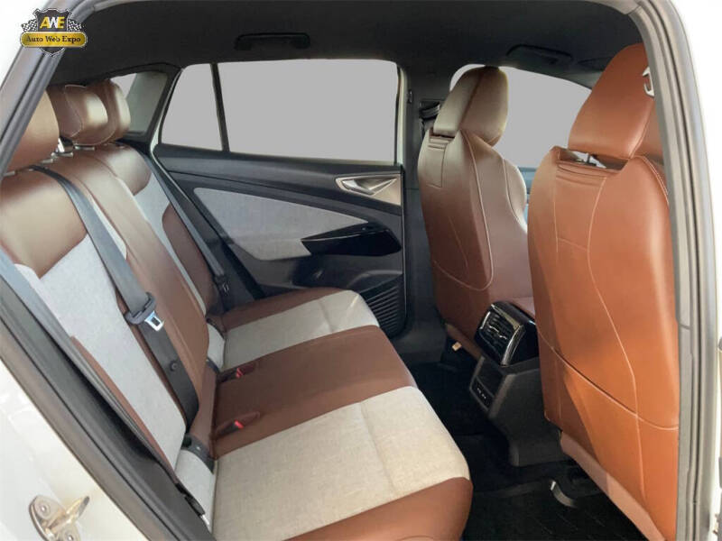 2023 Volkswagen ID.4 Pro