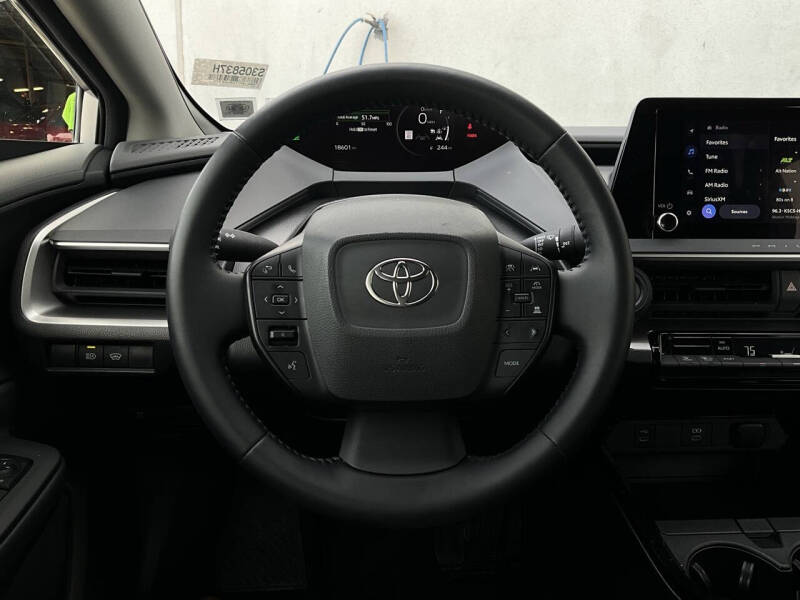 2025 Toyota Prius LE
