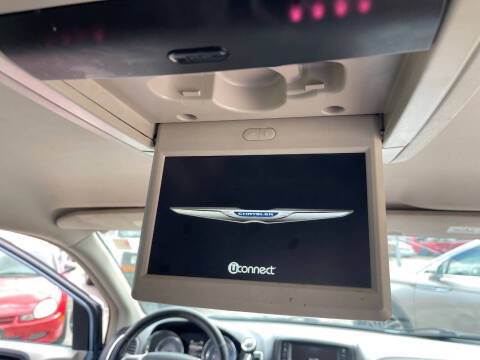 2016 Chrysler Town and Country Touring