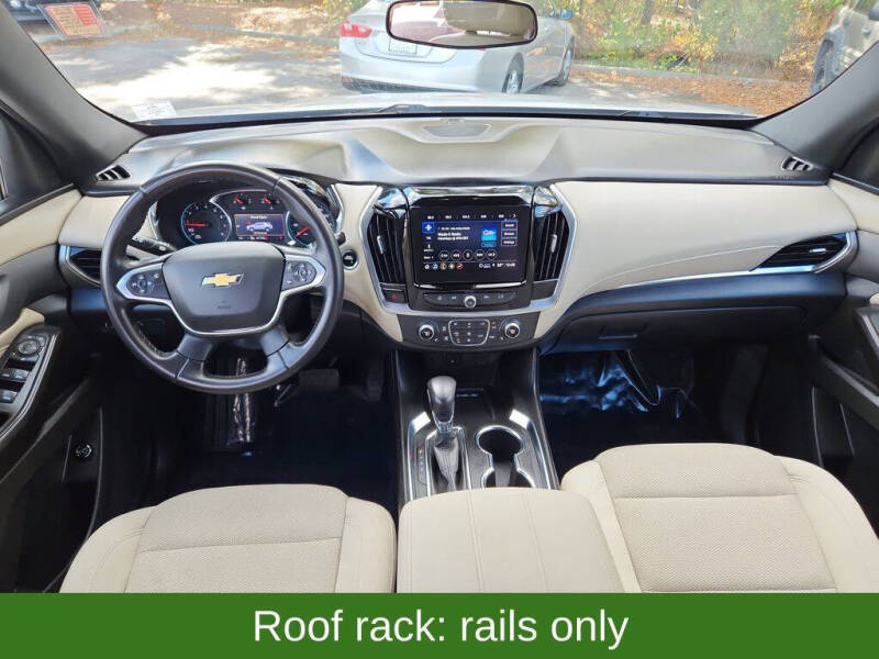 2022 Chevrolet Traverse LT Cloth