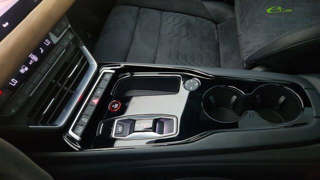 2023 Audi e-tron GT quattro Premium Plus