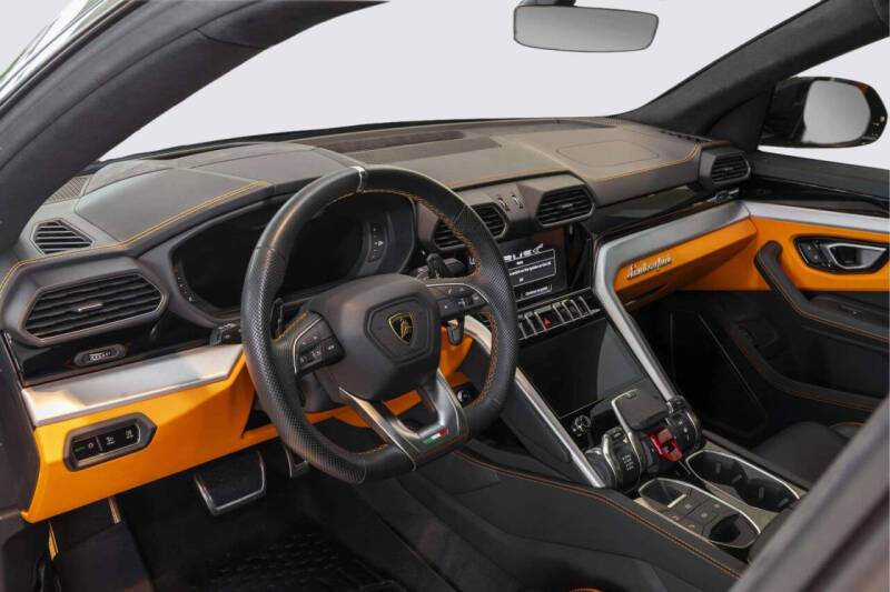 2024 Lamborghini Urus S