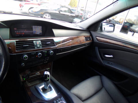 2009 BMW 5 Series 528i