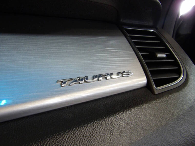 2014 Ford Taurus SEL