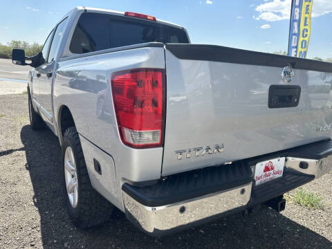 2015 Nissan Titan SV