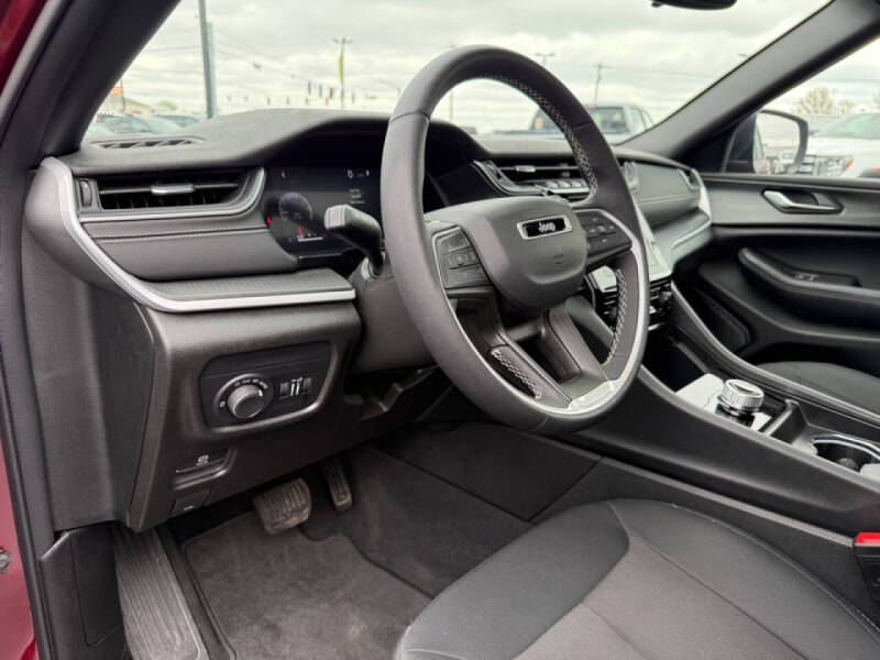 2024 Jeep Grand Cherokee Laredo X