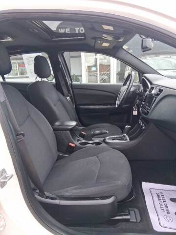 2012 Chrysler 200 Touring