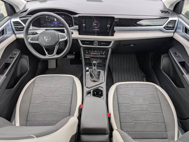 2025 Volkswagen Taos SE