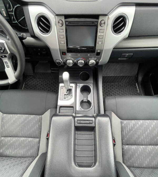 2018 Toyota Tundra SR5