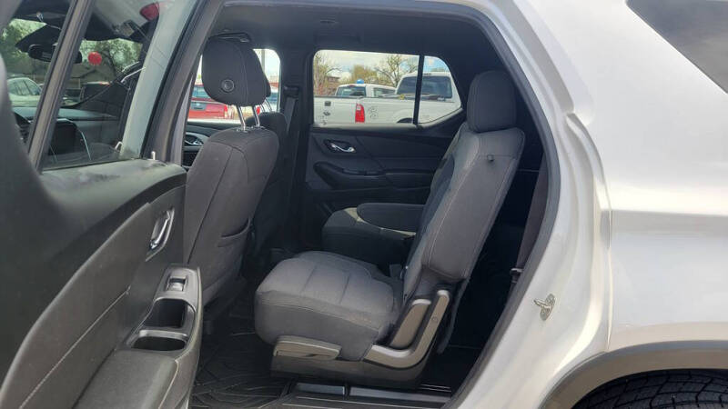 2022 Chevrolet Traverse LT Cloth