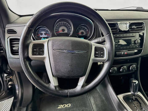 2013 Chrysler 200 Touring