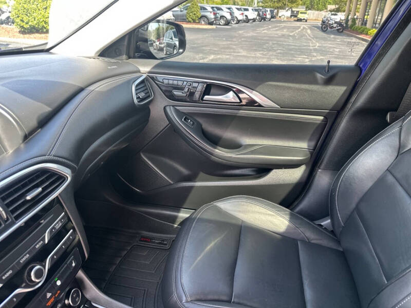 2017 Infiniti QX30 Luxury