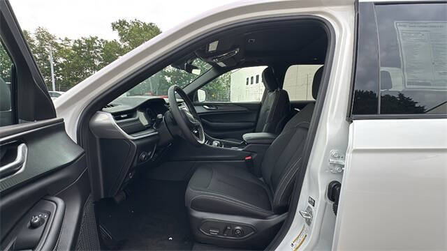 2025 Jeep Grand Cherokee Laredo X