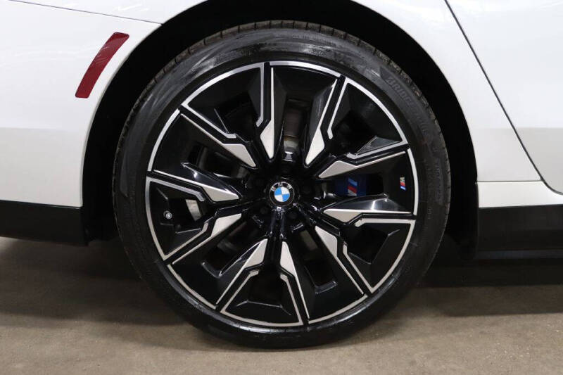 2024 BMW i7 M70