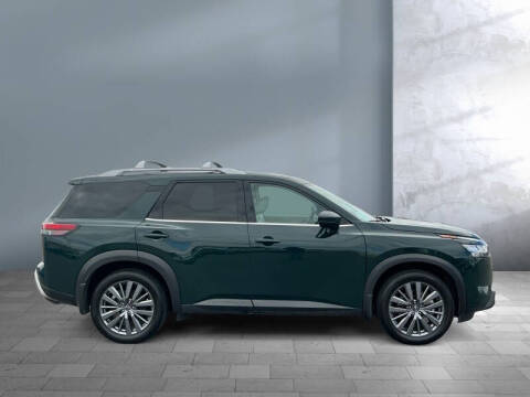 2023 Nissan Pathfinder SL