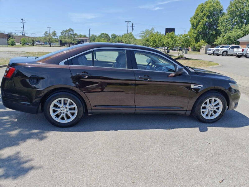 2013 Ford Taurus SE