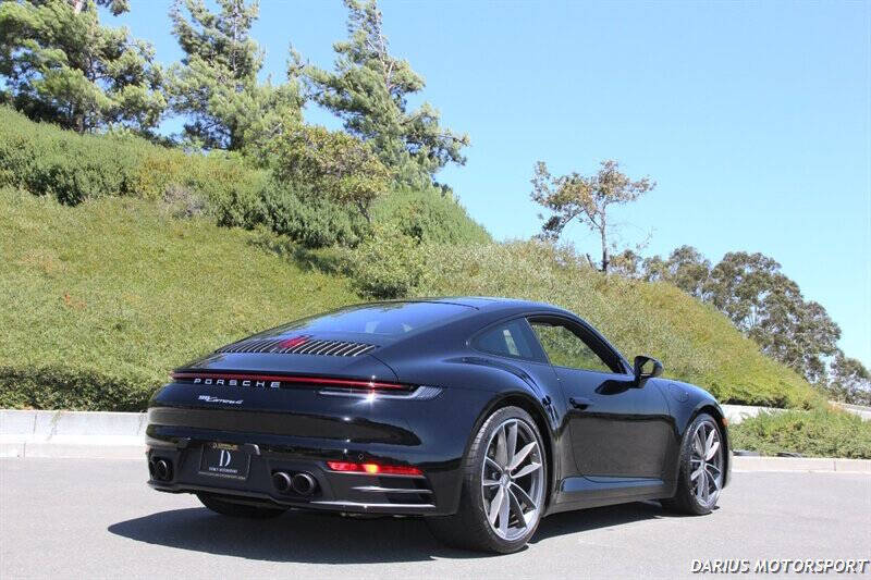 2021 Porsche 911 Carrera 4